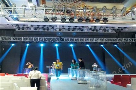 武汉舞台设备 音箱出租 灯光出租 全频音箱 线阵音箱 面光灯